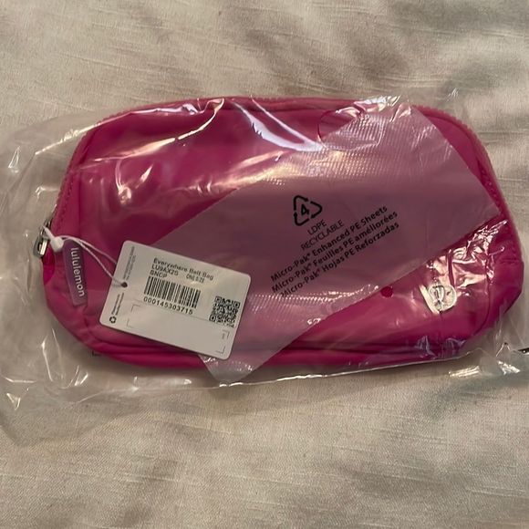 lululemon athletica Handbags - NEW LULULEMON sonic pink everywhere belt bag